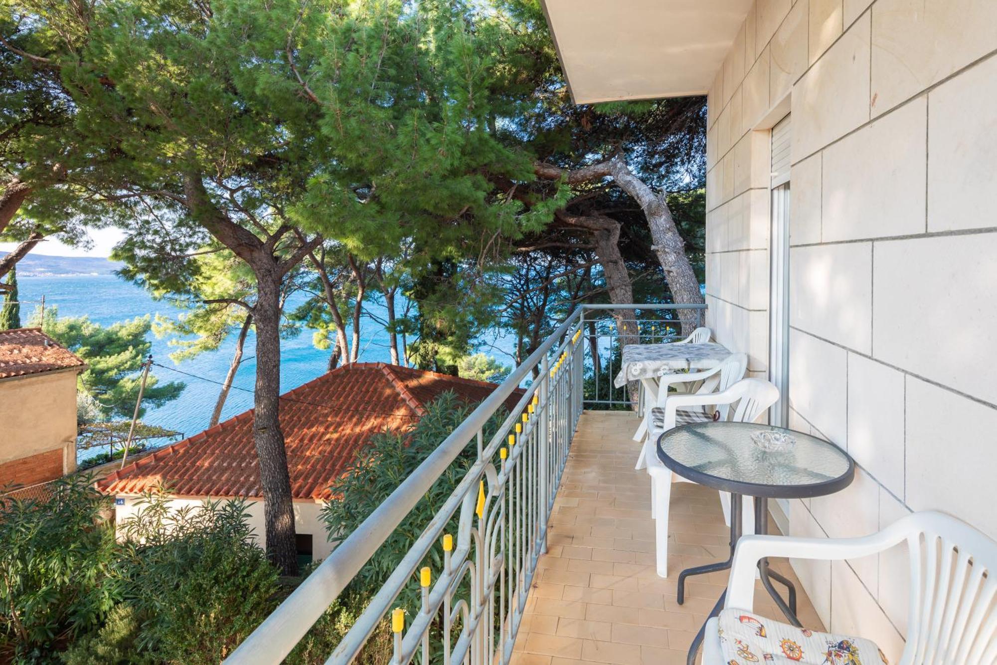 Urban Edge - Beach Apartments Omiš Extérieur photo