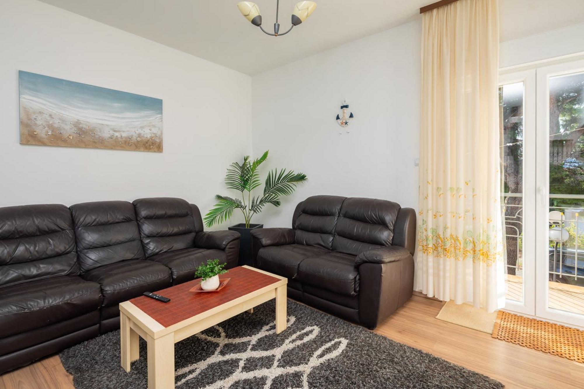 Urban Edge - Beach Apartments Omiš Extérieur photo