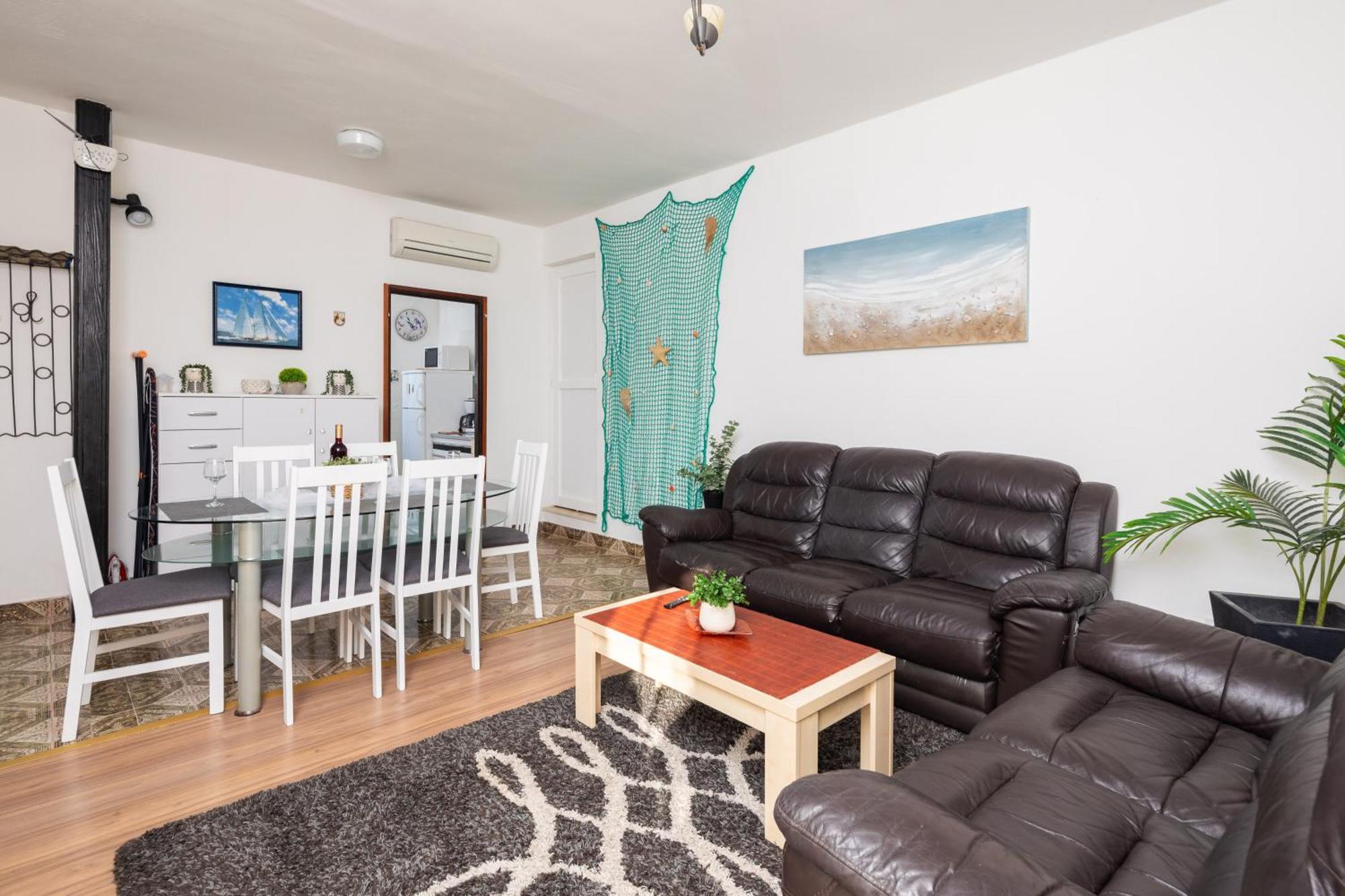 Urban Edge - Beach Apartments Omiš Extérieur photo