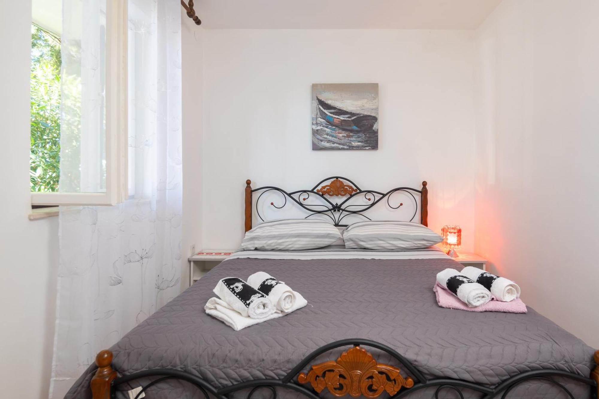 Urban Edge - Beach Apartments Omiš Extérieur photo