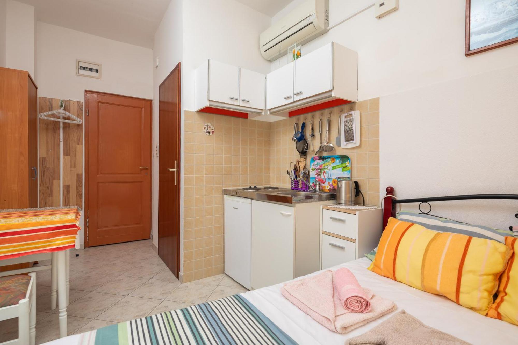 Urban Edge - Beach Apartments Omiš Extérieur photo