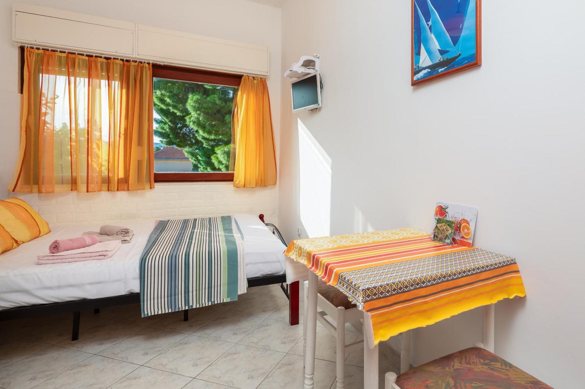 Urban Edge - Beach Apartments Omiš Extérieur photo