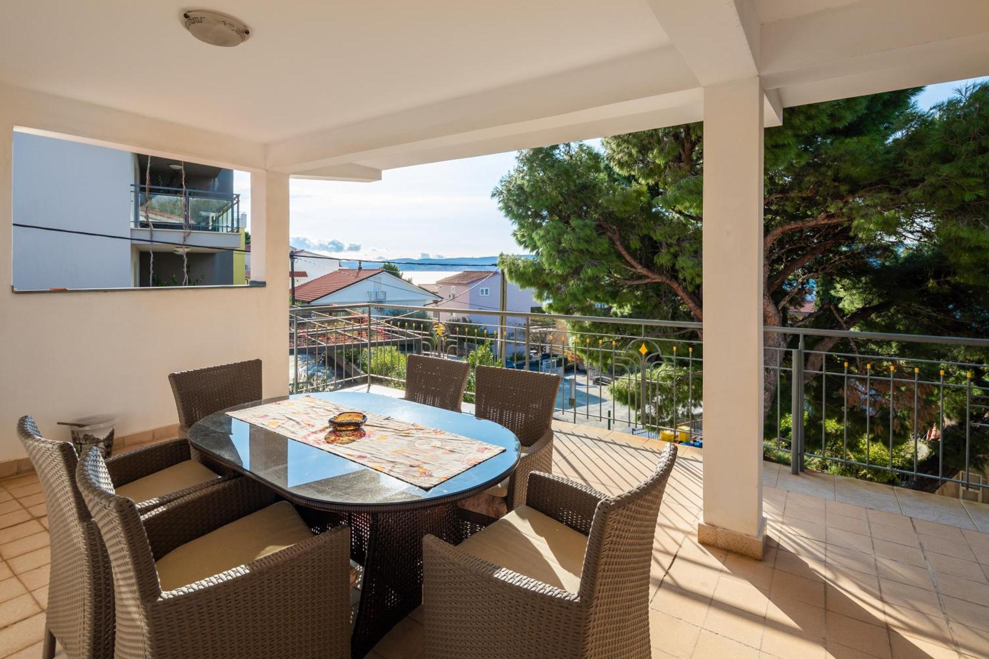 Urban Edge - Beach Apartments Omiš Extérieur photo